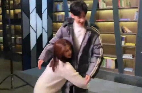 白鹿罗云熙 圈内人爆料,圈内人揭秘，明星背后的真实故事